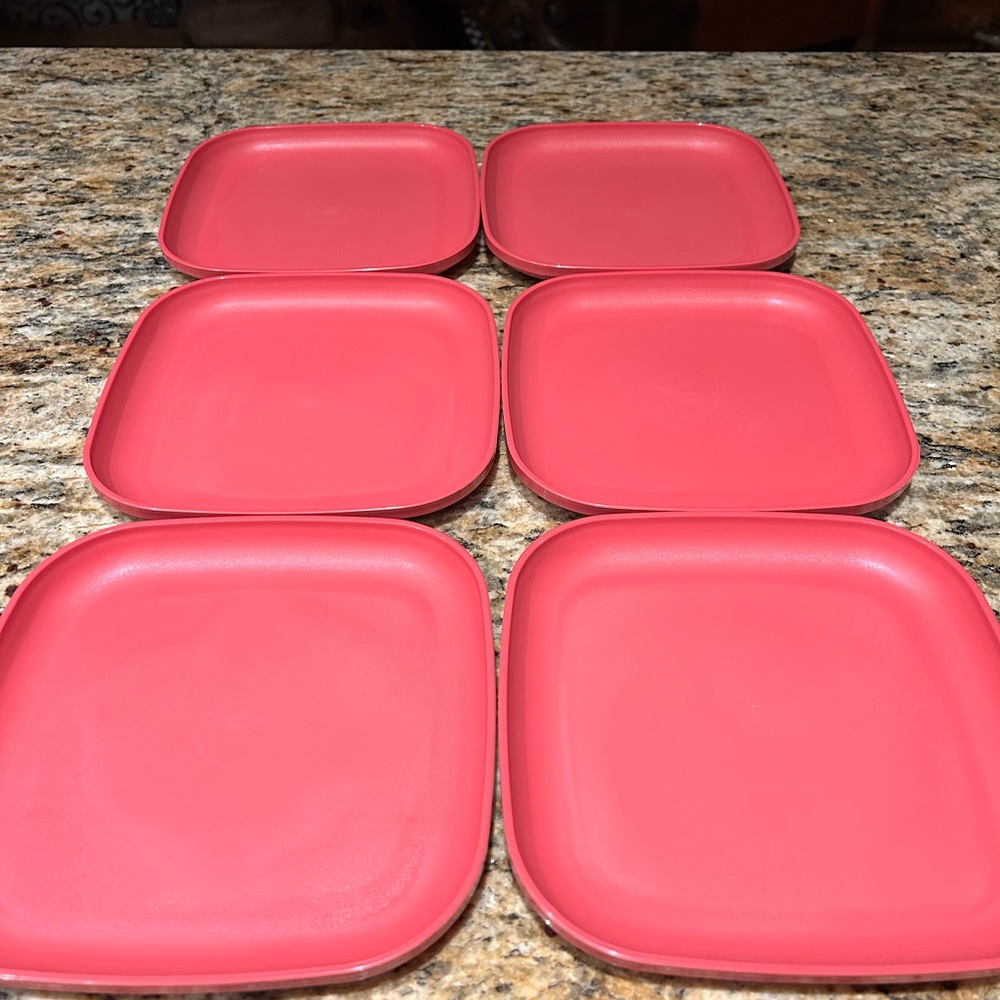 Tupperware lunch plates - Picture 4 of 4
